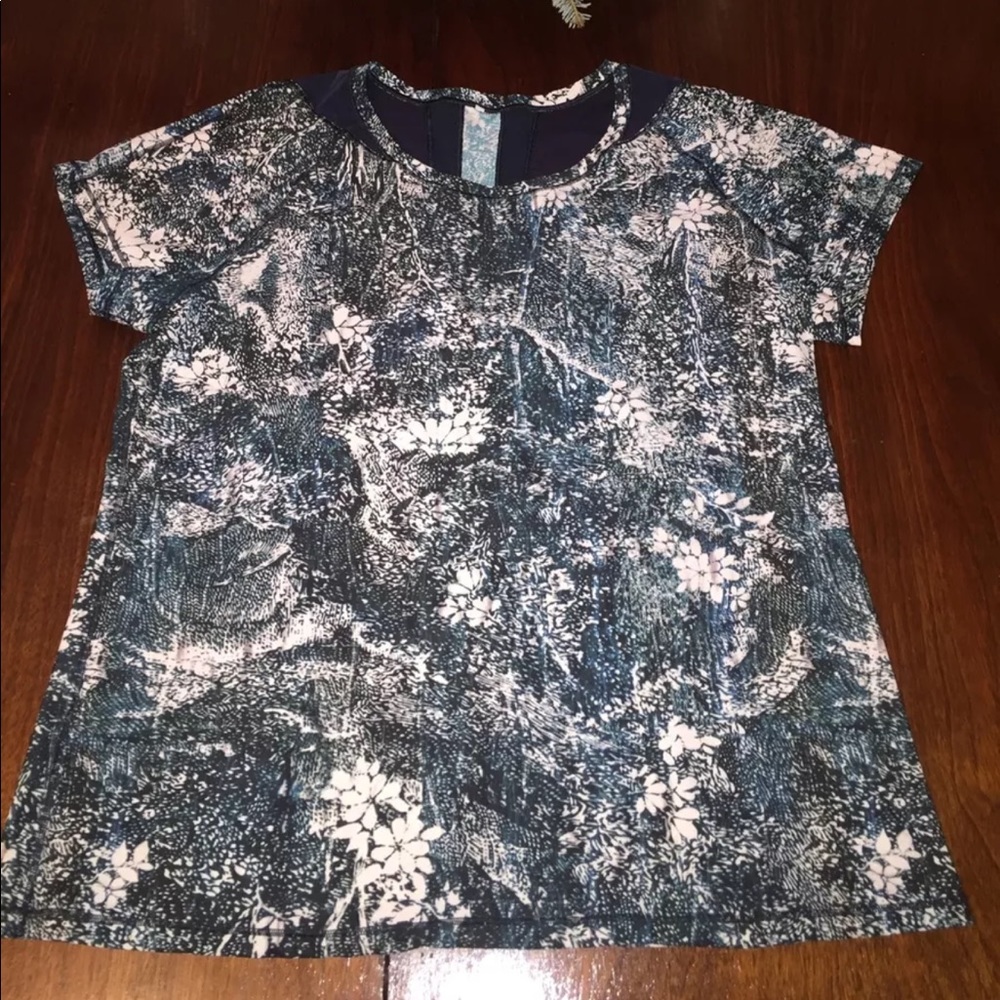 Lululemon Seek The Heat Short Sleeve Sz 10